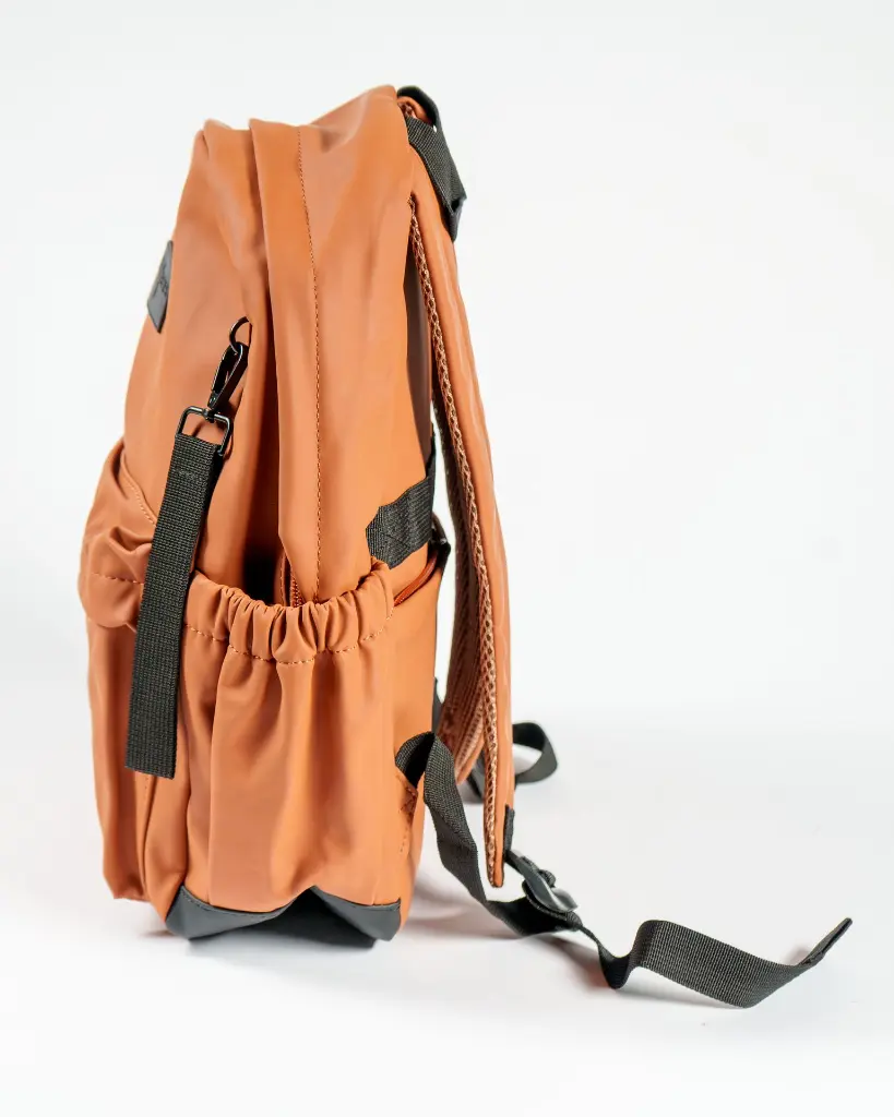 8000011_Backpack_Camel_side.webp